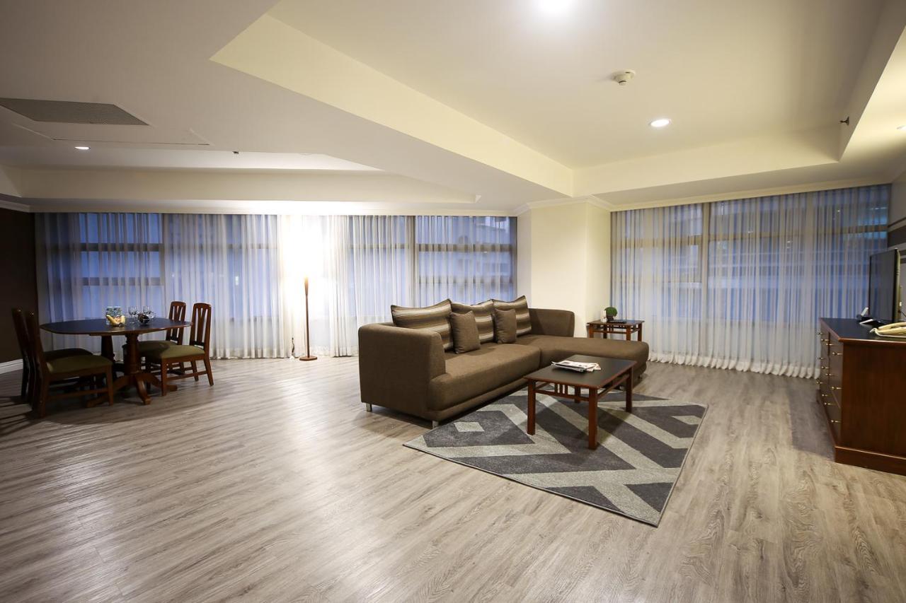 Infinity Tower Suites Makati City Exterior foto